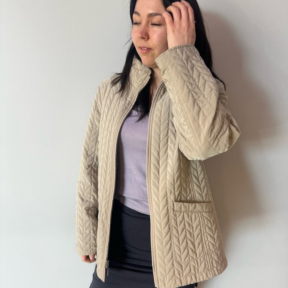 Gallery Reversible Quilted Jacket - Size L
RN# 36232